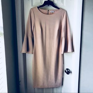 Fitted Dress with flared sleeves